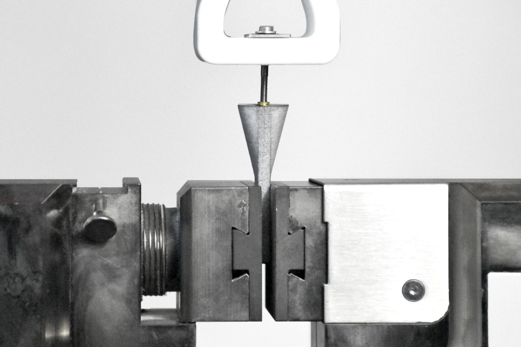 Pull out resistance insert